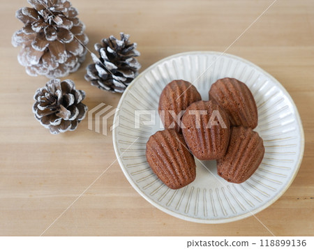 Madeleine 31 Madeleine 31 118899136