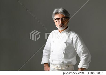 穿著廚師外套的廚師 穿著廚師外套的廚師 118899815