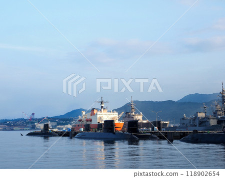 Submarines and destroyers of the Japan Maritime Self-Defense Force from "Alley Karasukojima" in Kure City, Hiroshima Prefecture 118902654