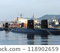 廣島縣吳市「Array烏小島」的海上自衛隊潛水艇與驅逐艦 118902659