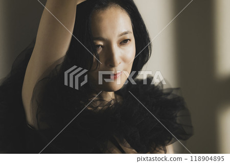 Beauty image of middle-aged women Beauty image of middle-aged women 118904895