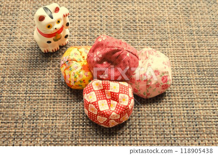 手作豆袋和招財貓 118905438