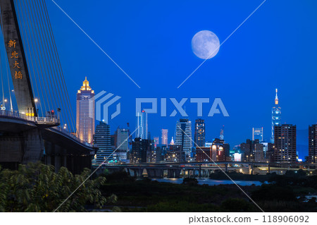 Aerial view of Taipei City's autumn moon from above the New Taipei Bridge. Aerial view of Taipei City's autumn moon from above the New Taipei Bridge. 118906092