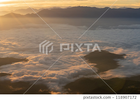 One of Japan's 100 famous mountains: Mt. Ontake in autumn - Morning run-up One of Japan's 100 famous mountains: Mt. Ontake in autumn - Morning run-up 118907172