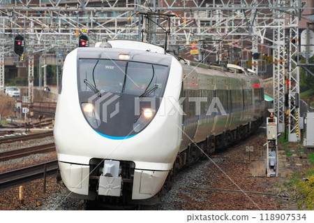 683 series Thunderbird express train passing through Yamazaki Station 118907534