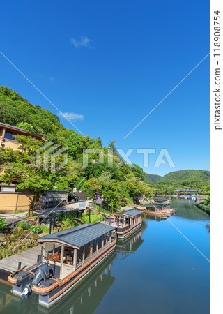 京都嵐山渡月橋、船屋及接駁船碼頭 118908754