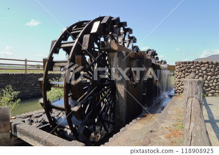 Triple water wheel in Asakura City, Fukuoka Prefecture 118908925