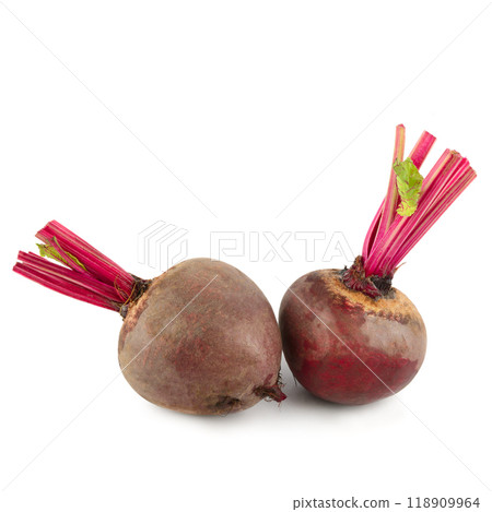 beetroots (beet roots) isolated on white background. beetroots (beet roots) isolated on white background. 118909964