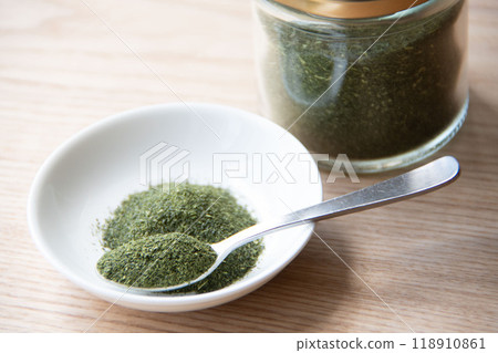 Ground green tea Ground green tea 118910861