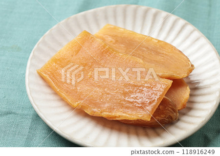 Dried potato  118916249