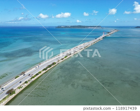 Aerial view of the underwater road that connects the four islands of Uruma City, Okinawa Prefecture Aerial view of the underwater road that connects the four islands of Uruma City, Okinawa Prefecture 118917439