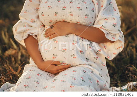 Happy Mother Carrying Child, Expecting For Baby. Amazing Motherhood. Pregnant Woman in beautiful 118921402