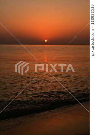 Sunrise from Yumigahama Beach Sunrise from Yumigahama Beach 118921539