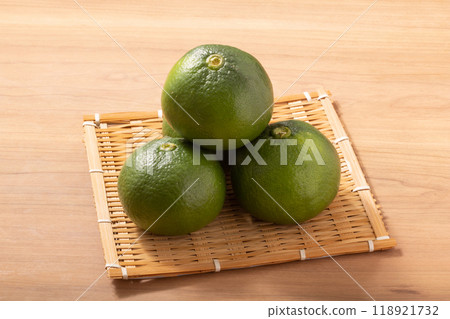 供奉柑橘 供奉柑橘 118921732