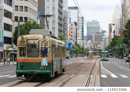 Hiroshima Electric Railway Tram 70 1900 Series No. 1915 Kamiyacho Higashi - Tatemachi Hiroshima Electric Railway Tram 70 1900 Series No. 1915 Kamiyacho Higashi - Tatemachi 118923066