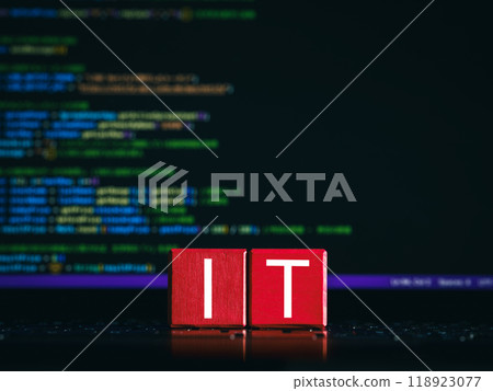 在筆記型電腦上進行 IT 字元編程 118923077