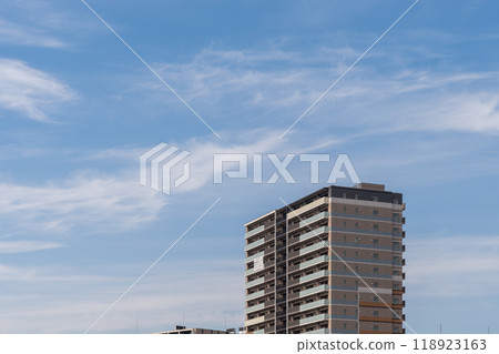 Tower apartment under the autumn sky Tower apartment under the autumn sky 118923163