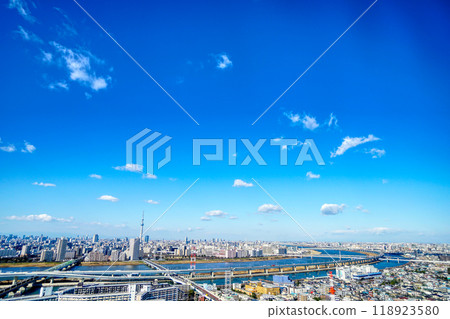 東京風景/晴空塔和街景 118923580