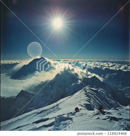 Mountains floating in the sea of clouds 118924466