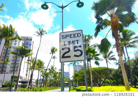 Speed limit sign in Hawaii, USA SPEED LIMIT 25 118926181