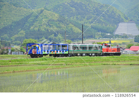 磐越西線 豬苗代~川吉田 JR東日本 DE10-1649 + 木葉 185-26 + 菊葉 32-502 磐越西線 豬苗代~川吉田 JR東日本 DE10-1649 + 木葉 185-26 + 菊葉 32-502 118926554
