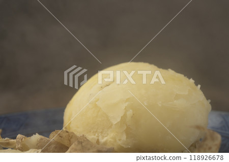 馬鈴薯：新鮮蒸熟、去皮的土豆 118926678