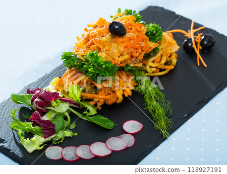 Vegetables tempura with cornsalad, lettuce, parsley, dill, red radish Vegetables tempura with cornsalad, lettuce, parsley, dill, red radish 118927191
