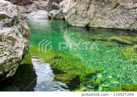 Mitarai Valley in early autumn, Tenkawa Village, Nara 118927269