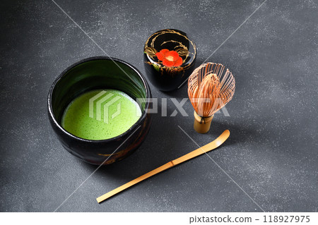 Japanese tea ceremony (black background, copy space available) 118927975