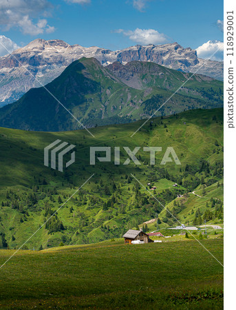 Beautiful mountain range in Dolomites 118929001