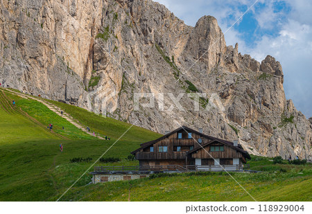 Beautiful mountain range in Dolomites 118929004