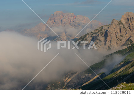 Beautiful mountain range in Dolomites Beautiful mountain range in Dolomites 118929011