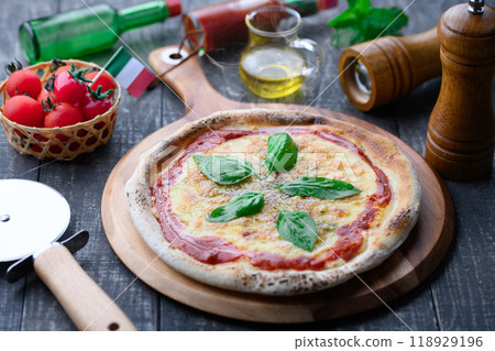 Margherita Pizza Margherita Pizza 118929196