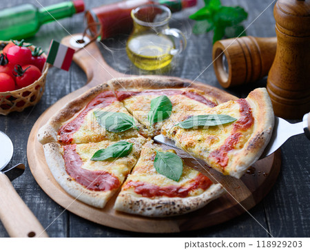 Margherita Pizza 118929203