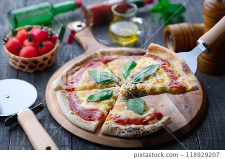 Margherita Pizza 118929207