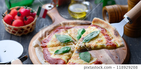 Margherita Pizza 118929208