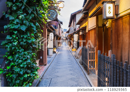 黎明時分的京都先鬥町 黎明時分的京都先鬥町 118929365