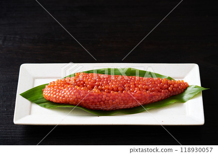 Muscle roe served on a plate 118930057