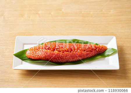 Muscle roe served on a plate 118930066