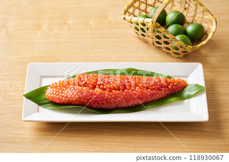 Muscle roe served on a plate 118930067