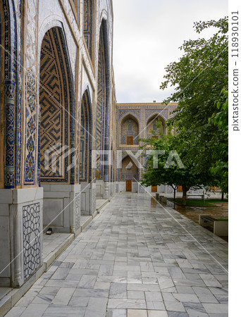 Courtyard of Tillya-Kori Madrasah of 14 century in Samarkand, Uzbekistan Courtyard of Tillya-Kori Madrasah of 14 century in Samarkand, Uzbekistan 118930101