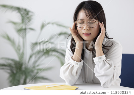 一個健康狀況不佳的女人 118930324