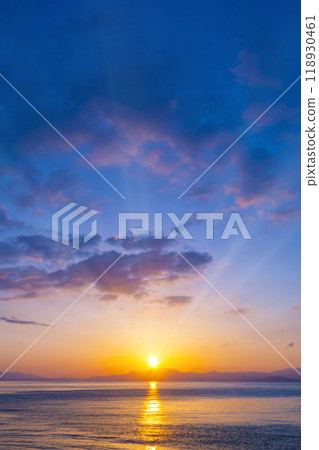 琵琶湖的朝日 118930461