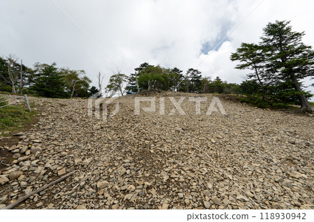 Daibosatsurei (Daibosatsu Pass Trailhead → Ishimaru Pass → Kamihikawa Pass) 118930942