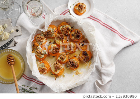rarebit apricots with gorgonzola, walnut and honey and wine, top view 118930980