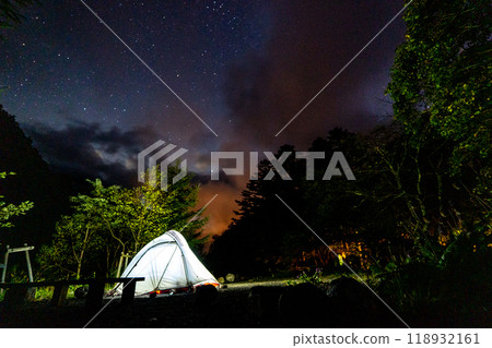 Hirokawara Campground night view, starry sky Hirokawara Campground night view, starry sky 118932161