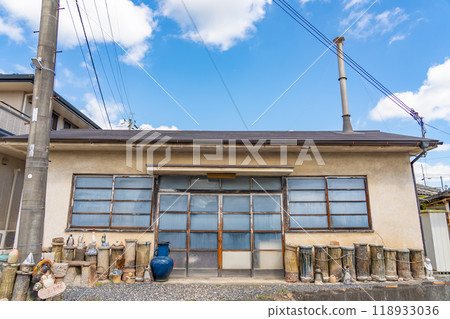 A building on the pottery trail called Rokurozaka in Shigaraki, Koka, Shiga Prefecture 118933036