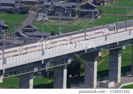 從岩內山（鯖江市北側）看到的北陸新幹線 福井縣越前市 118933382
