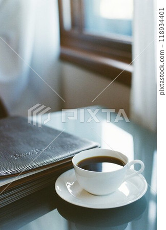 早上的文書工作和咖啡 118934401