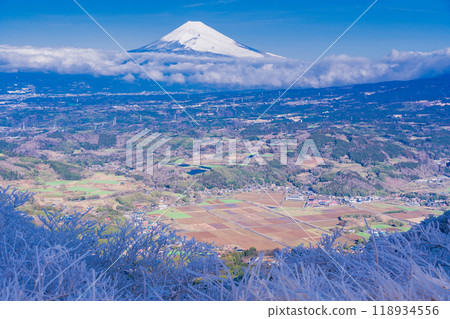 [Shizuoka Prefecture] Mt. Fuji seen from snow-covered Mt. Gendake in Hakone 118934556